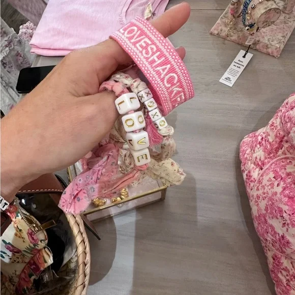 Loveshackfancy bracelet pink floral LOVE unique bracelet with bag - Picture 3 of 3